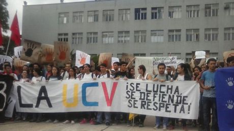 Universitarios dan 48 horas al Ministerio de Educación para que se pronuncie sobre sus solicitudes