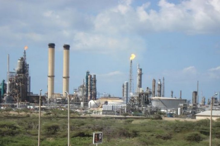 Craqueador de refinería Amuay está detenido, opera a mitad de su capacidad