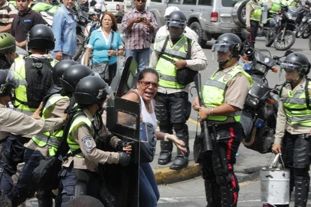 Capriles aseguró que Gobierno está propiciando confrontación violenta