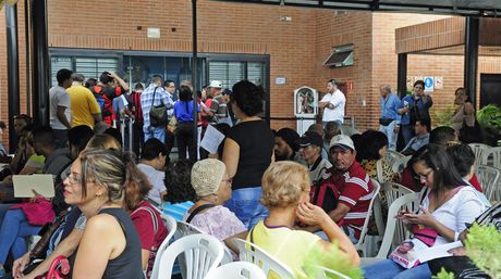 Largas colas por medicamentos hicieron pacientes del IVSS