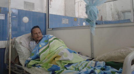 Pacientes del hospital Vargas deben comprar hasta el agua