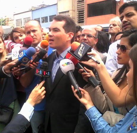 Tomás Guanipa denunció en la Fiscalía a Jorge Rodríguez por presunto hurto de planillas para activar el revocatorio