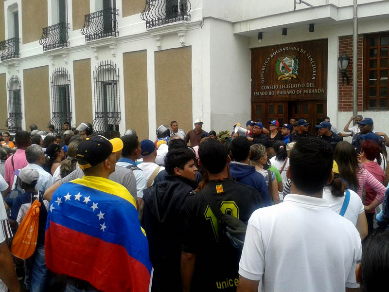 Trabajadores mirandinos afirman mantenerse en pie de lucha hasta que el Gobierno nacional cancele deuda