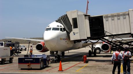 Oferta de asientos en aerolíneas nacionales se redujo 49% en 2 años