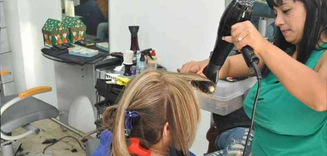 Venezolanos dejaron de ir a peluquerías y barberías por la crisis económica