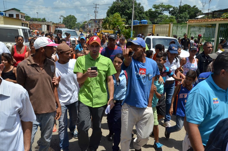 Capriles anunció nueva movilización hasta el CNE