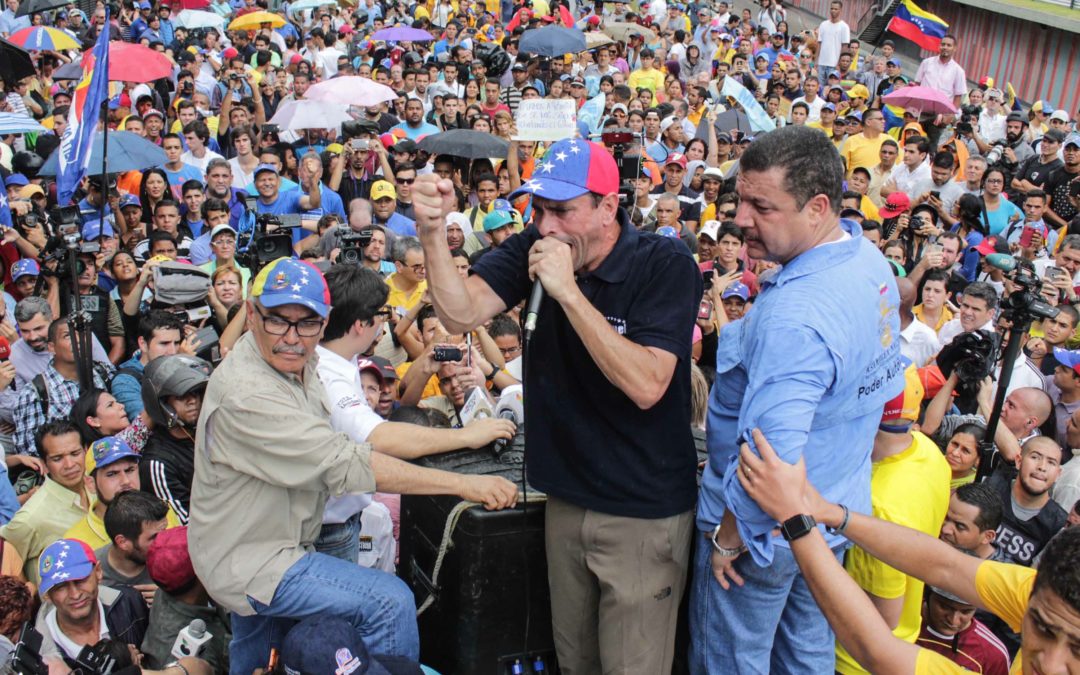 Capriles: Señora Lucena, si usted no da respuesta será responsable de lo que pase en el país
