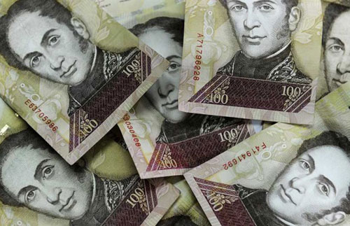 Gremios exigen al gobierno prorrogar uso de billetes de 100 bolívares