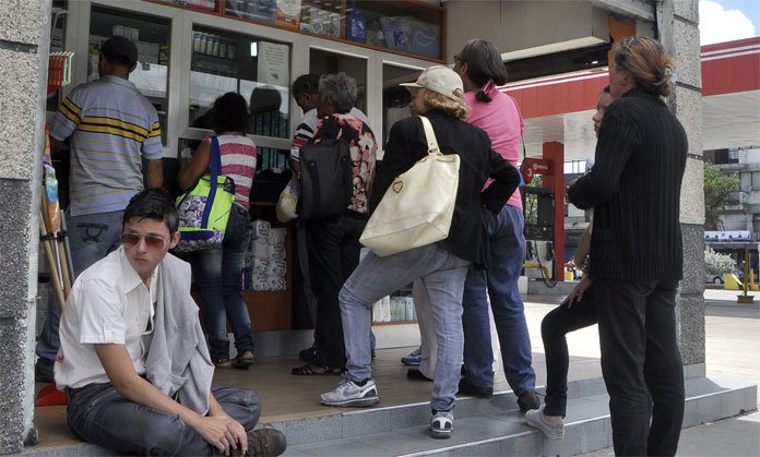 Larenses no apoyan distribución de medicina casa por casa