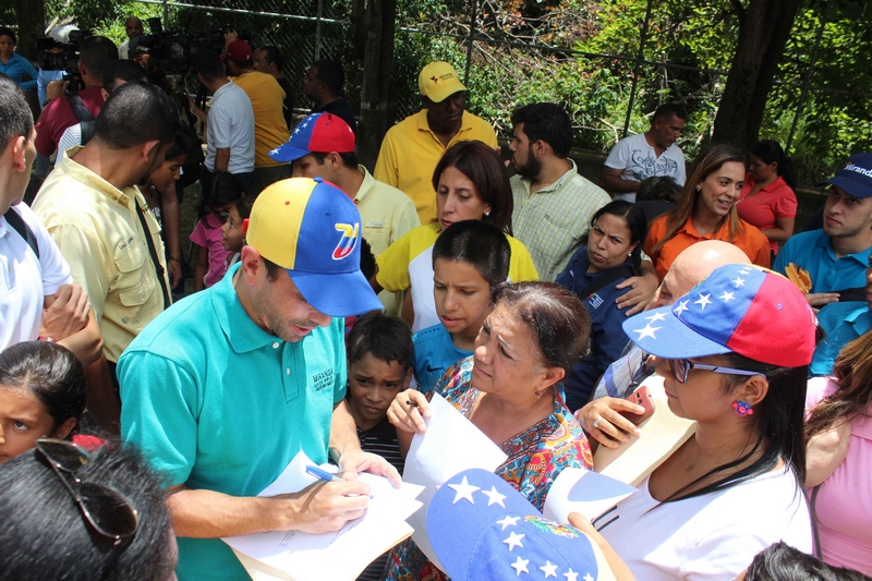 Cancha deportiva y parque infantil estrenaron en sector Araguaney de Caucagüita