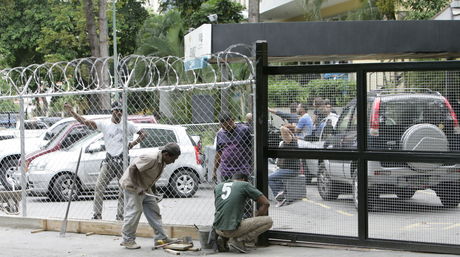 Endurecen restricciones a los medios en la morgue