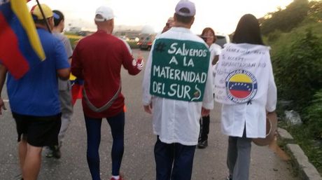 Médicos que caminan hacia Caracas denuncian alza de mortalidad materna