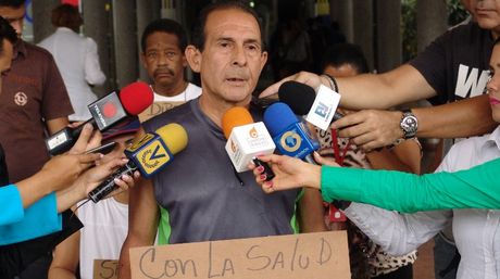 Denuncian amenazas a pacientes por protestar