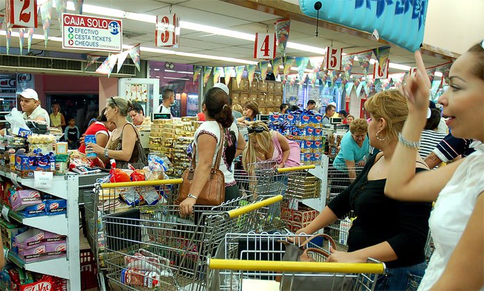 Clase media gasta 60% de ingreso en alimentos