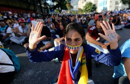 Aseguran que Defensoría del Pueblo no resguarda los derechos fundamentales de los ciudadanos