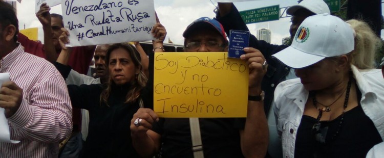 Pacientes crónicos exigieron al CNE fecha del 20% (Fotos+Videos)