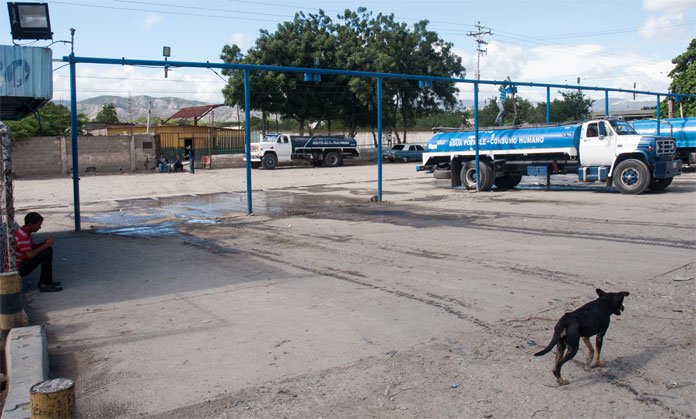 Por falta de repuestos, se reduce flota de camiones cisternas en Lara