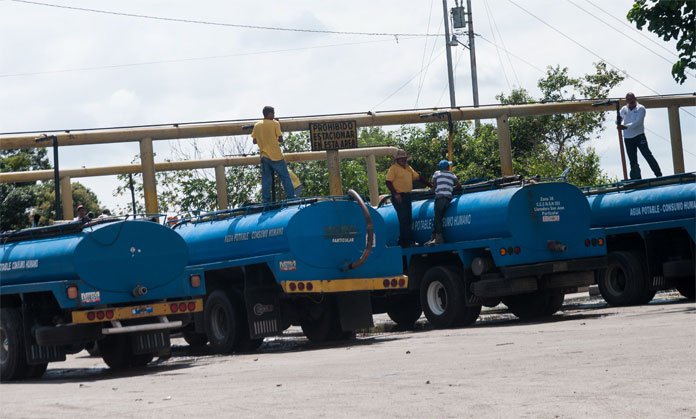 Cisterneros del estado Lara denuncian que pagan un dólar por cada litro de gasolina subsidiada