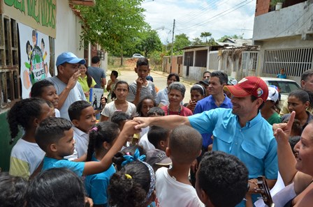 Capriles lamentó que por destrucción de economía los venezolanos sean dependientes del Estado