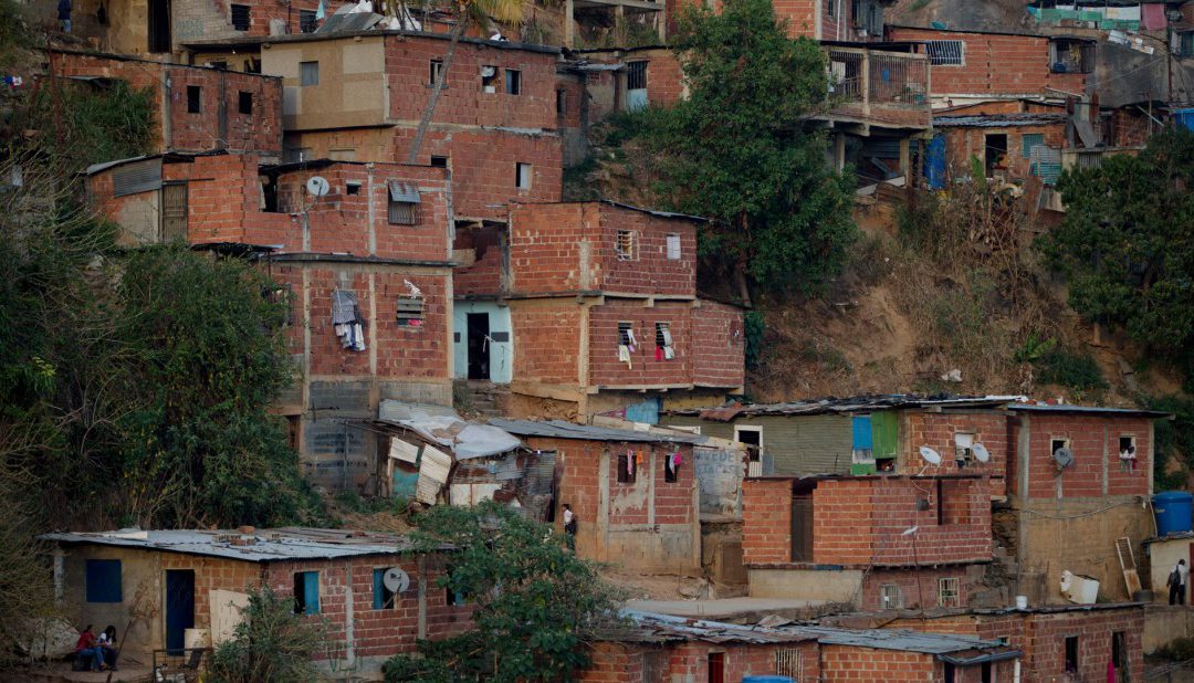 Habitantes de Petare viven “el año más rudo” de su vida por falta de comida