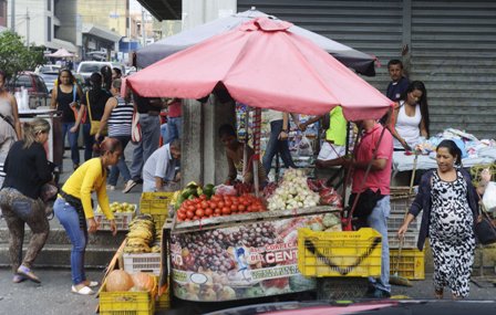 Más del 50% de los venezolanos se dedica al comercio informal