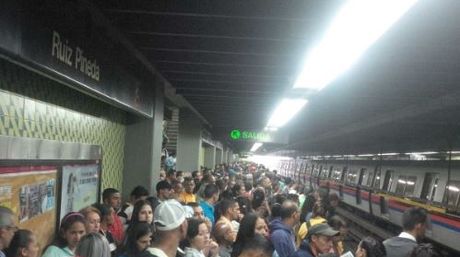 Achacan a falta de planificación los retrasos en el Metro