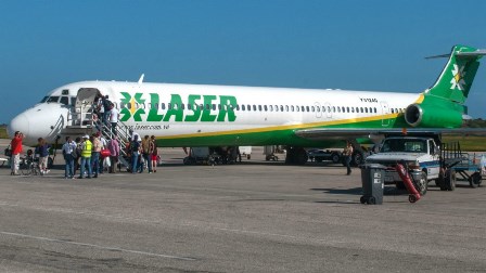 Aerolíneas locales sufren para suplir rutas que dejaron las extranjeras