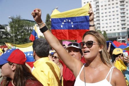 7 % de los migrantes venezolanos en España están en condición irregular