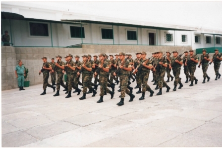 Presionan a empleados públicos para recibir instrucción militar