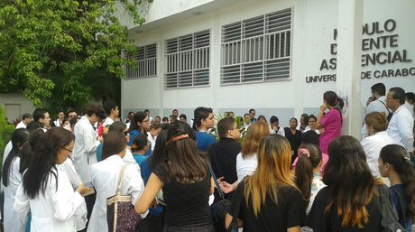 Pacientes del Hospital Central de Maracay denunciaron que en el centro de salud no hay insumos médicos