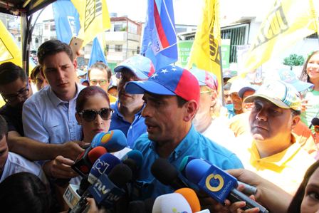 Capriles: Suspender el revocatorio es un golpe constitucional