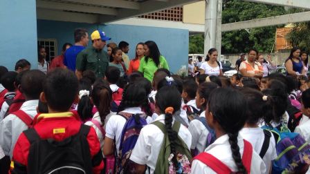 Cancha deportiva de Escuela Negro Primero de Caucagüita será rehabilitada