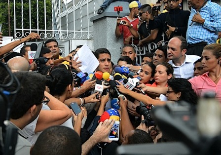 José Manuel Olivares:  Seguimos en la calle defendiendo el derecho a la vida de los venezolanos