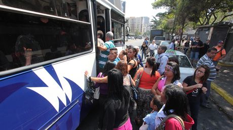 El calvario de los venezolanos que deben viajar a Guarenas, Guatire, Higuerote, Caucagua o Río Chico