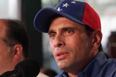 Capriles: Vuelven billetes de alta denominación, pero valiendo mil veces menos que antes