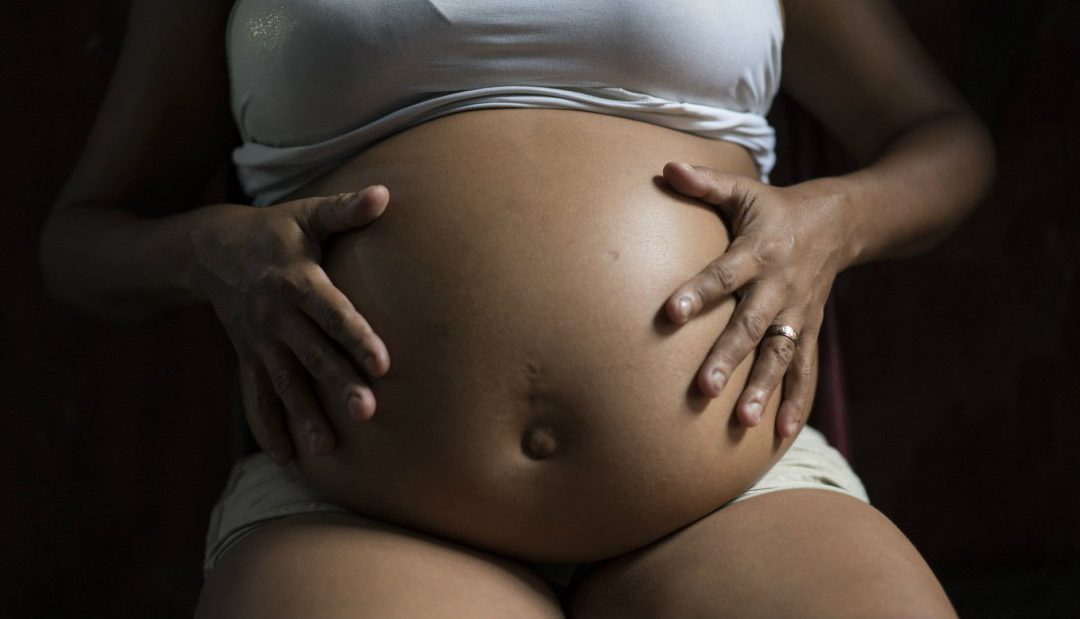 Mujeres venezolanas viajan hasta Cartagena para tener a sus hijos