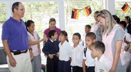 Maragall: Alrededor de 110.000 docentes venezolanos por fuera del reciente ajuste salarial