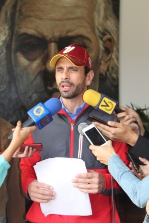 Capriles: Venezolanos descubrimos el cuento chimbo de los billetes