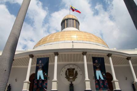 La Asamblea Nacional y la Mesa de la Unidad Democrática condenan actuación del coronel Vladimir Lugo contra los diputados