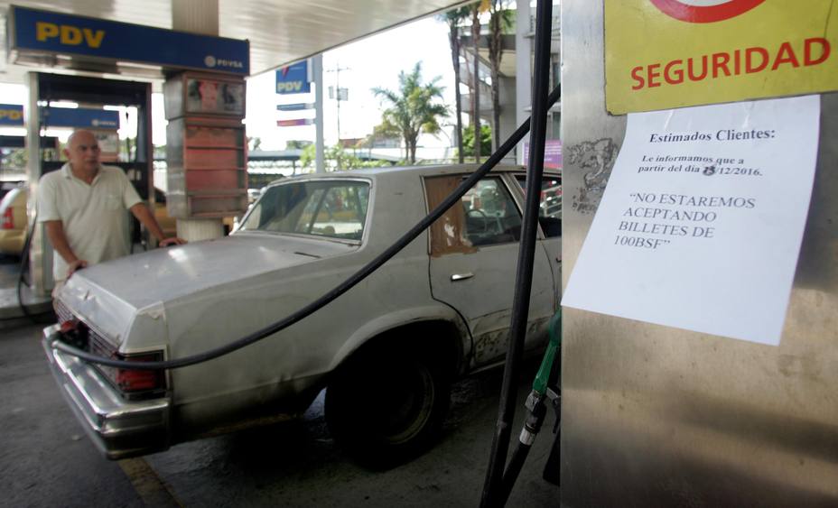 “Tengo la quincena presa en el banco por escasez de billetes»