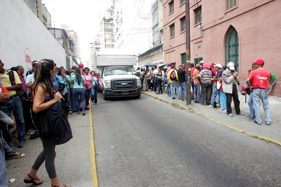 Bancos continúan a la espera de los billetes de Bs 500