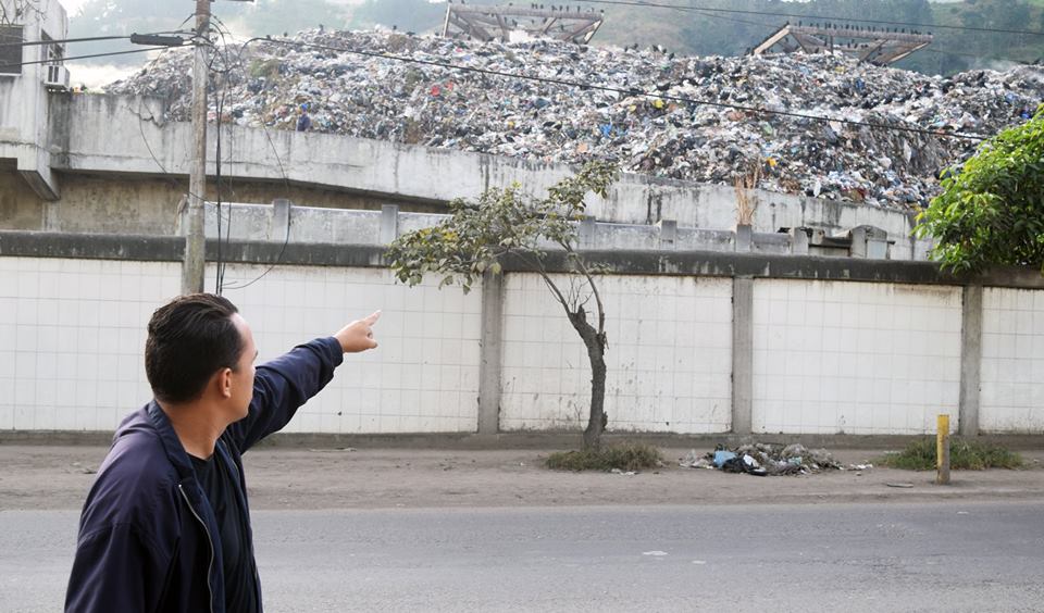 Caracas abarrotada de basura ocasiona un problema de salud pública grave