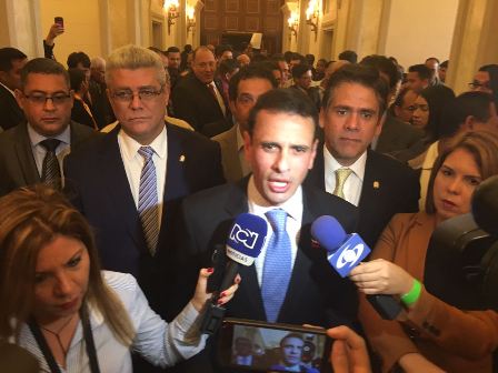 Capriles: Tenemos que defender la Asamblea porque la puso el pueblo