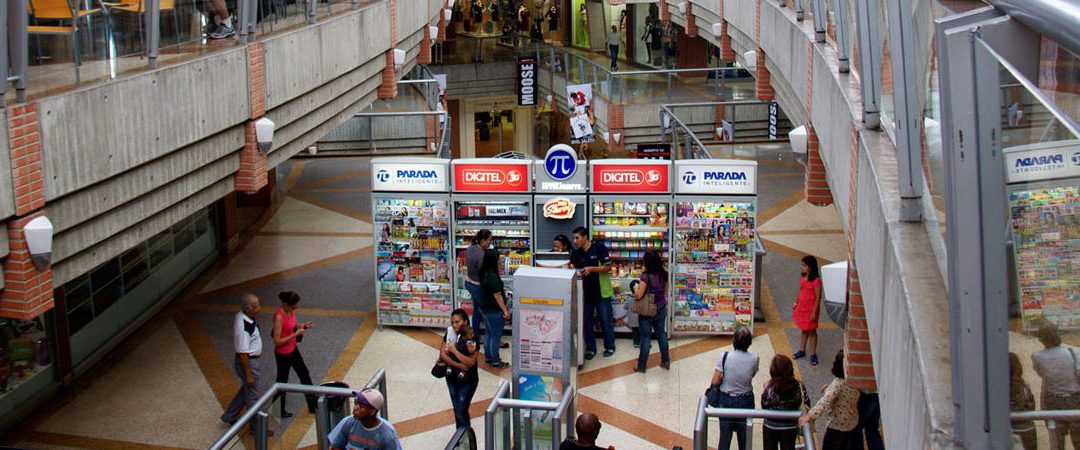 Visitas a los centros comerciales bajan 15%