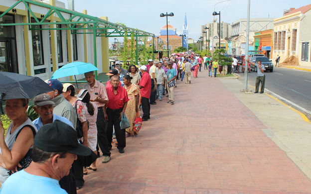 Denuncian que venden cupos para sacar el “carnet de la patria” en el Zulia