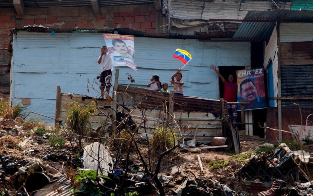 350.000 venezolanos cayeron en pobreza en un año