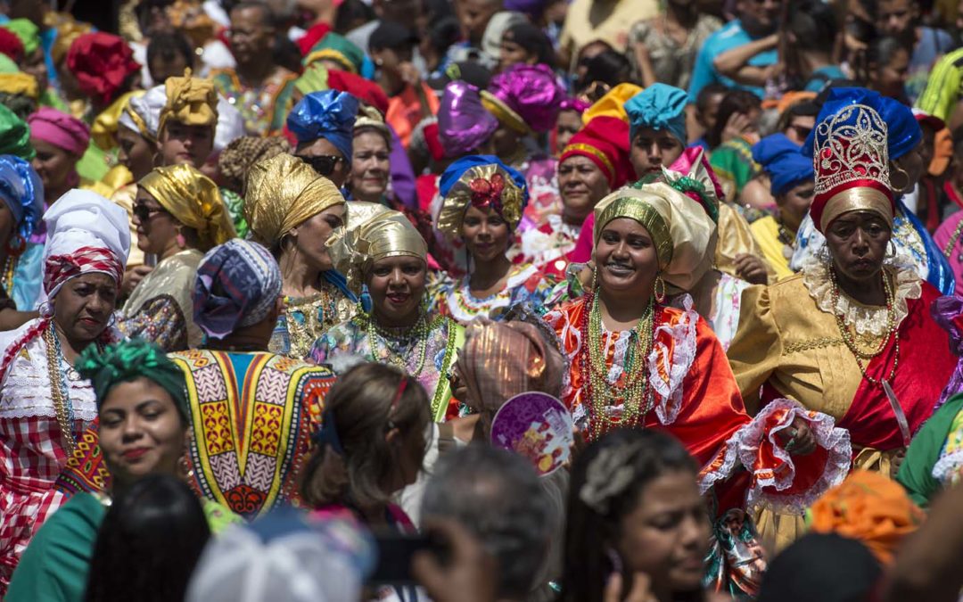 El carnaval de El Callao distinguido por la Unesco festeja entre crisis y violencia