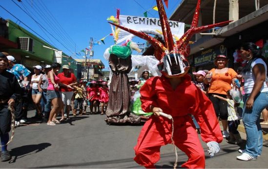 El Callao: carnavales premiados por la Unesco y cuna de la violencia minera