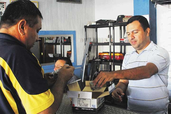 Autorepuestos suben más de 500% en dos meses