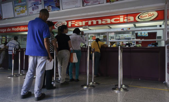 Farmacias reducen turnos nocturnos por inseguridad y falta de medicinas